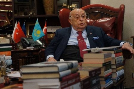 Demirel Cihan'a konuştu: Türkiye paniğe kapılmamalı
