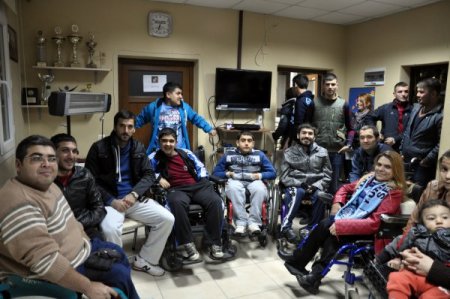 Demirspor kalecisi Şener'den engelli sporculara moral