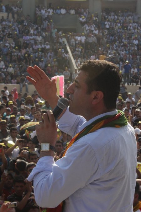 Demirtaş, Cezaevindeki Yangınla İlgili Hükümeti Sorumlu Tuttu