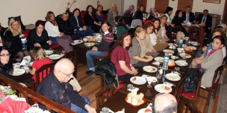 Demirtaş, öğretmenleri kahvaltıda ağırladı