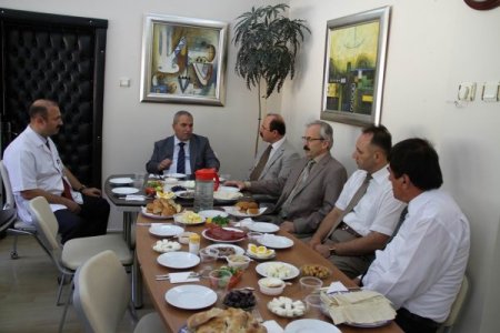 Demirtaş, sağlıkçılarla biraraya geldi