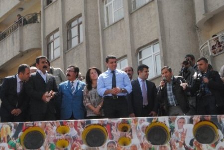 Demirtaş: Analar dağlarda artık evlatlarının cenazesini değil çiçek toplayacak