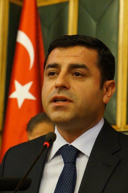 Demirtaş: Kendi Kürtleri ile barışan bir Türkiye, bölgesel aktöre dönüşebilir