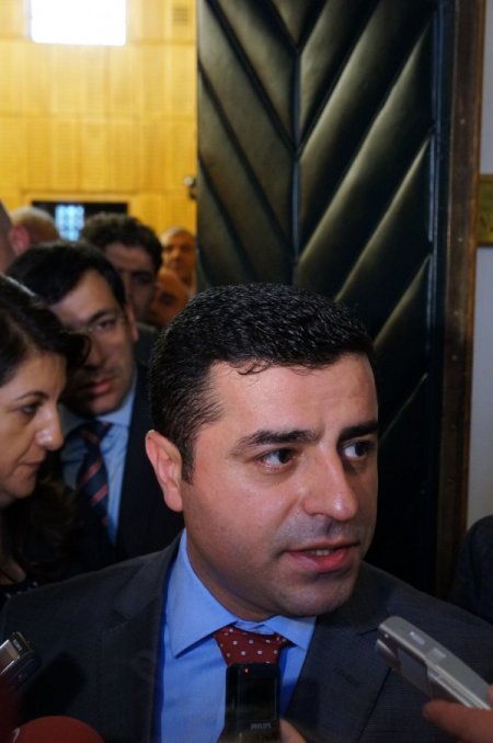 Demirtaş: Milletvekillerinin açlık grevi başlatmasıyla ilgili belli bir şey yok