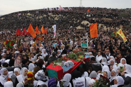 Demirtaş: Paris'teki infazlar barış sürecini durdurmak için yapıldı