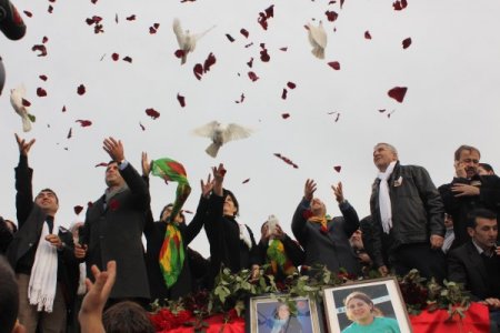 Demirtaş: Paris'teki infazlar barış sürecini durdurmak için yapıldı