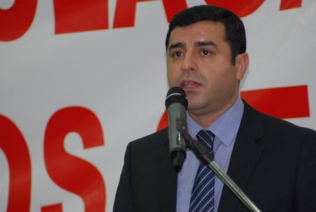 Demirtaş: Parti olarak, bütün tabanımızla Öcalan'ın arkasındayız