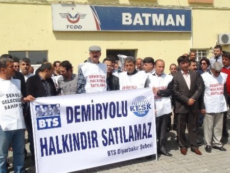 Demiryolu işçileri Batman’da yürüdü