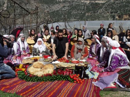 Demre 'Davetsiz Misafir'i' ağırladı