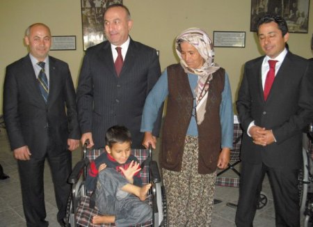 Demre Milli Eğitim Müdürlüğü'nden 9 Engelliye Tekerlekli Sandalye