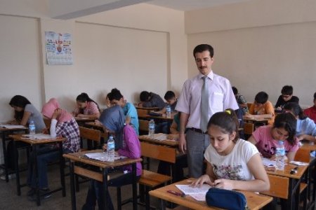 Deneme sınavında öğrenciler SBS heyecanı yaşadı