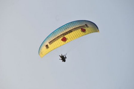 Deniz astsubayından gökyüzünde sürpriz evlenme teklifi