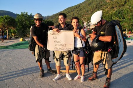 Deniz astsubayından gökyüzünde sürpriz evlenme teklifi
