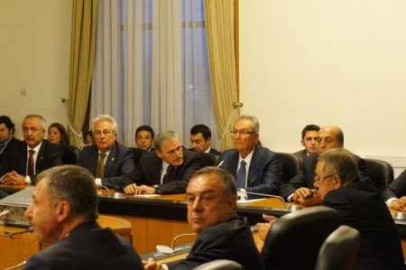 Deniz Baykal 28 Şubat-27 Nisan Alt Komisyonu'nu terketti