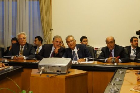 Deniz Baykal 28 Şubat-27 Nisan Alt Komisyonu'nu terketti