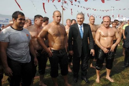 Deniz Baykal: Halkı Ezdirmeyeceğiz, Ülkeyi Soydurtmayacağız, Devleti Böldürtmeyeceğiz