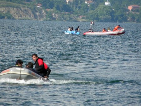 Deniz Bisikleti Alabora Oldu, 5 Kişi Ölümden Döndü