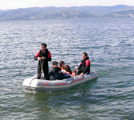 Deniz Bisikleti Alabora Oldu, 5 Kişi Ölümden Döndü