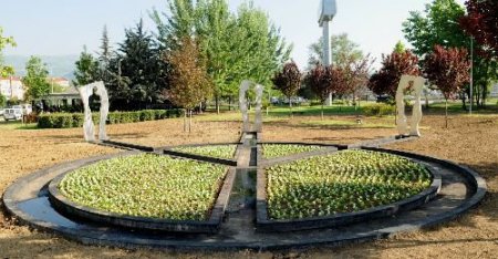 Deniz Gezmiş Ve Arkadaşları Adına Nilüfer'de 'üç Fidan Anıtı' Dikildi