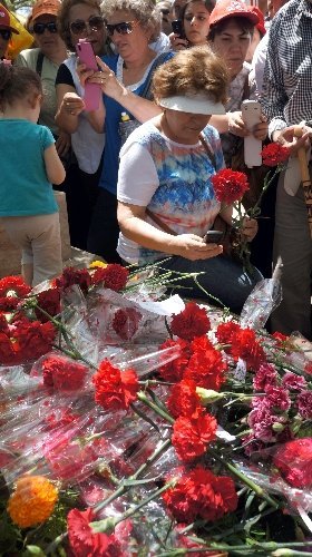 Deniz Gezmiş ve arkadaşları mezarları başında anıldı