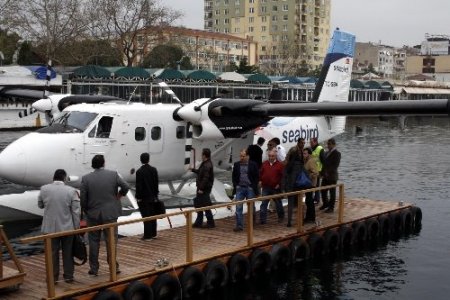 Deniz kuşu ilk seferinde 18 yolcusunu Bursa’ya getirdi