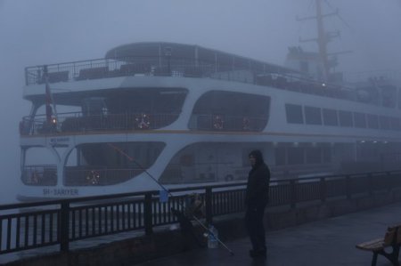 Deniz ulaşımına sis engeli