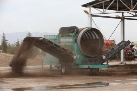 Denizli Belediyesi çöpten elektrik ve gübre üretiyor