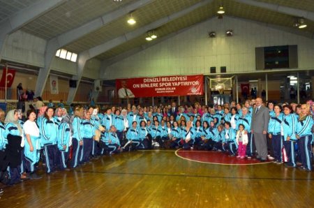 Denizli Belediyesi’nden 3 bin kadına eşofman
