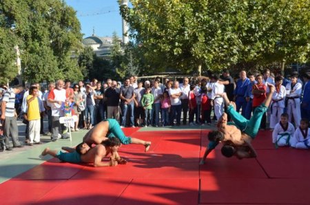 Denizli Belediyesi’nin ücretiz kurslarında 10 bin kişi spor yapacak