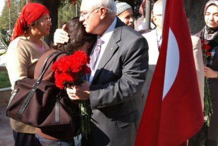 Denizli Protokol Üyeleri Çocuk Yuvası, Huzurevi Ve Şehitlikleri Ziyaret Etti