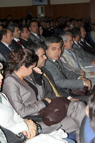 Denizli Valisi Erkmen: Rozet Takıp Kahvehanede Oturarak Atatürkçülük Olmaz