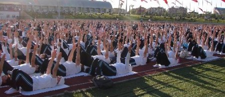 Denizli’de 3 bin 486 kadın, pilates yaprak dünya rekoru kırdı