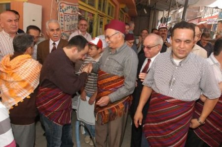 Denizli'de 700 Yıl Sonra İlk Kez Ahî Sinan Helvası Dağıtıldı