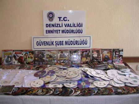 Denizli’de bandrolsüz binlerce kitap ve CD ele geçirildi