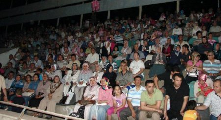 Denizli'de Berat Kandili Coşkusu Stada Sığmadı