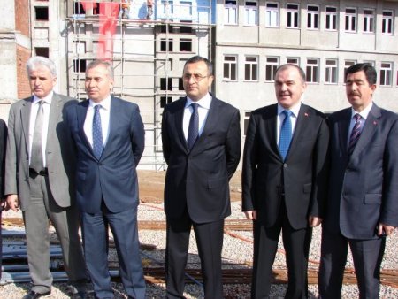 Denizli'de imeceyle yapılan meslek lisesinin yüzde 65'i tamamlandı