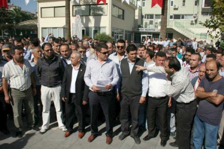 Denizli’de minibüs şoförlerinden metrobüs hattına tepki