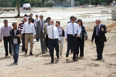 Denizli'de sentetik buz pisti ve spor kompleksi yapılıyor