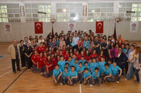 Denizli'de ücretsiz halk dansları kursuna kayıtlar başladı