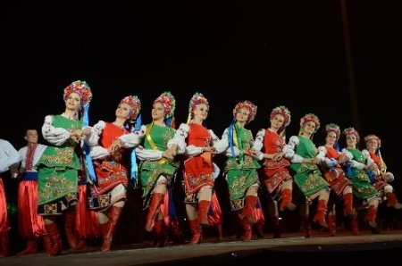 Denizli’de Uluslararası Halk Dansları Festivali devam ediyor
