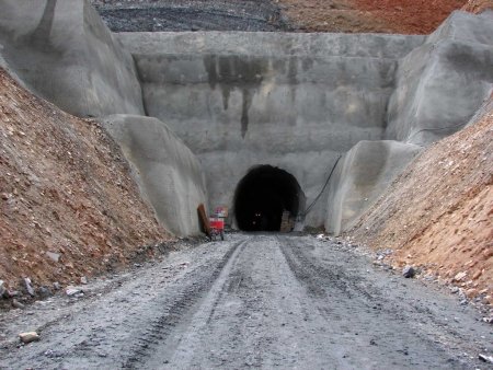 Denizli'de yapılan devasa su iletim kanalıyla 15 bin hektar sulanacak