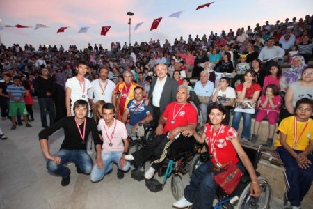 Denizli'deki Bahar Spor Şenliği’nde Binlerce Kişi Spor Yaptı