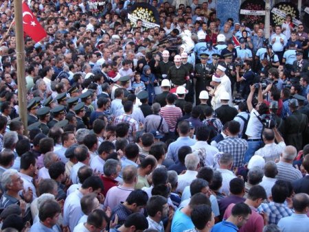 Denizlili şehit er toprağa verildi