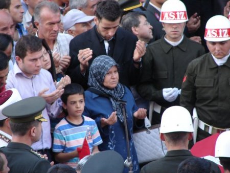 Denizlili şehit er toprağa verildi