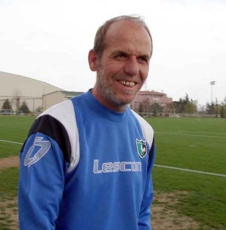 Denizlispor Teknik Direktörü Dervent istifa etti