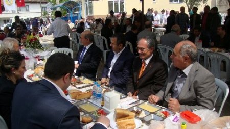 DENKÖYDER 3 bin kişilik Kutlu Doğum yemeği verdi