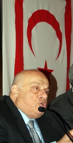 Denktaş: Ab, Kıbrıs'ı Türkiye'nin Önüne Engel Olarak Koymuştur