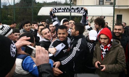 Dentinho, takımla birlikte ilk antrenmanına çıktı