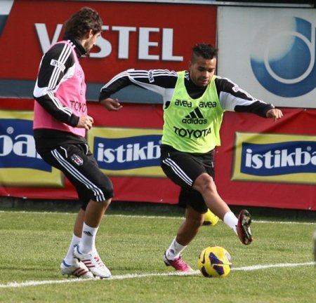 Dentinho, takımla birlikte ilk antrenmanına çıktı