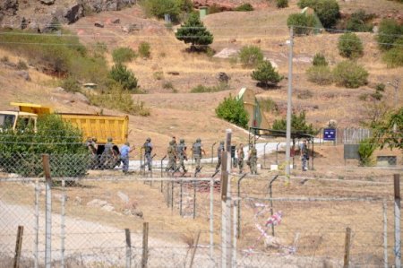 Deponun altında 7 metrelik çukur oluştu